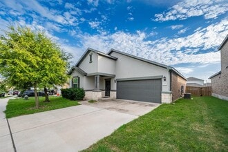Building Photo - 1325 Eagle Ray St