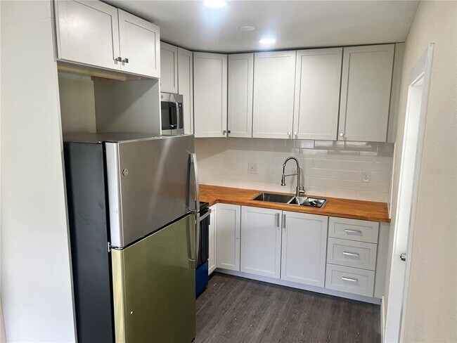 Foto del edificio - 3616 E Shadowlawn Ave