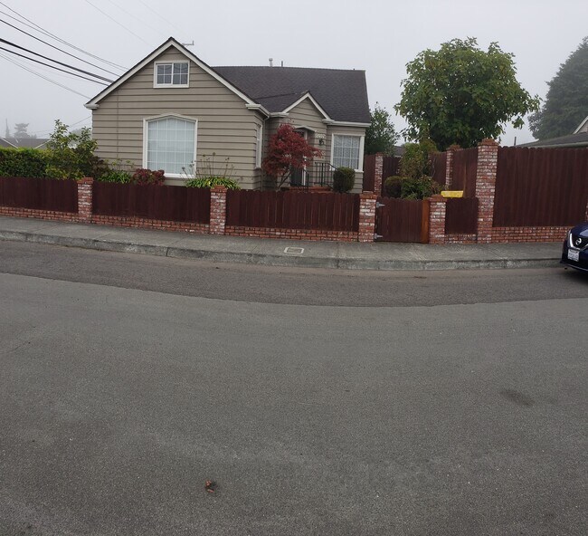 Foto del edificio - 2407 Ohio St