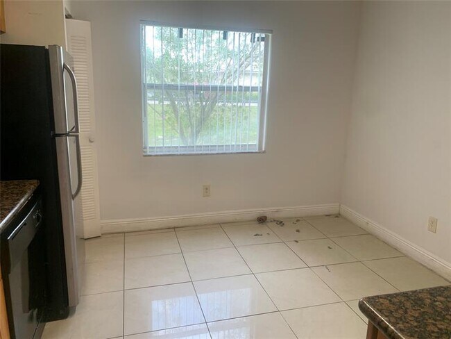 Foto del edificio - 10641 NW 45th St