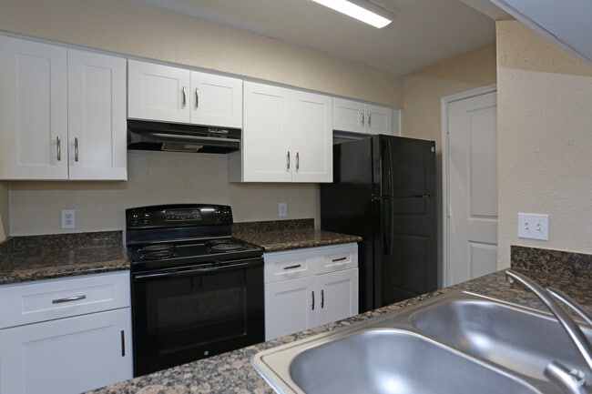 2HAB, Cocina - Keystone Townhomes