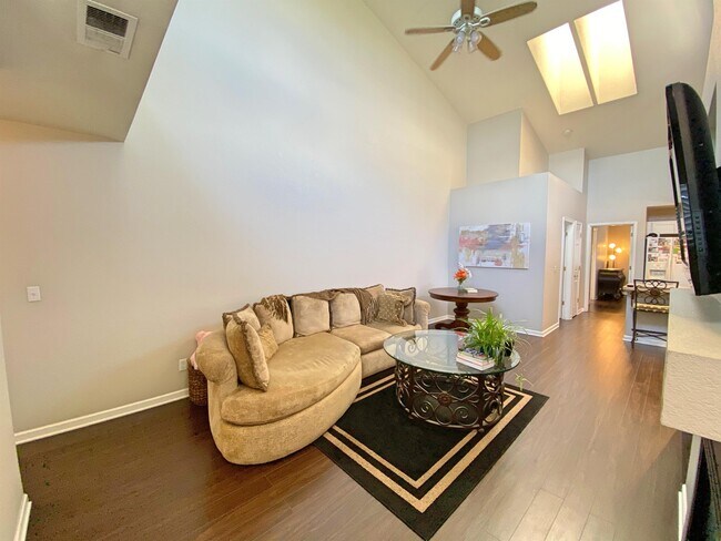 Building Photo - 2860 W Centennial Dr