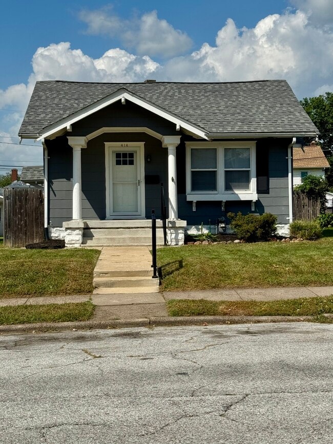 Building Photo - 416 E 29th Pl
