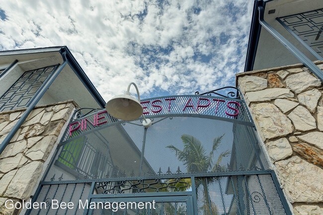Foto del edificio - 1845-1851 Pine Ave