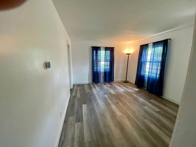 Living room - 1233 E Cork St