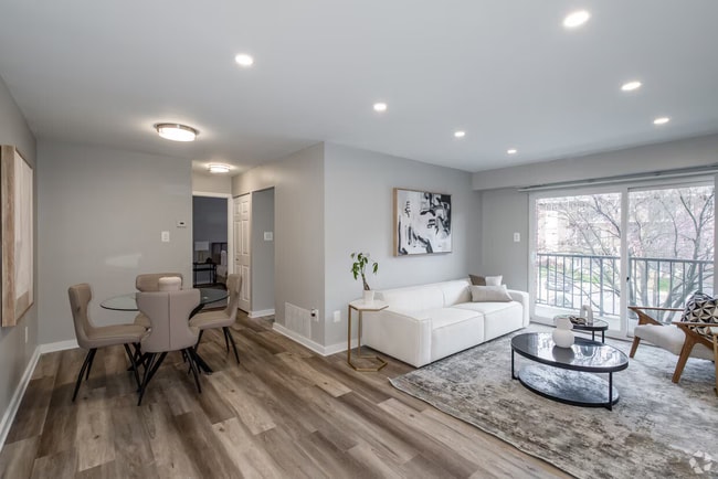 Foto del edificio - Roseville House Apartments