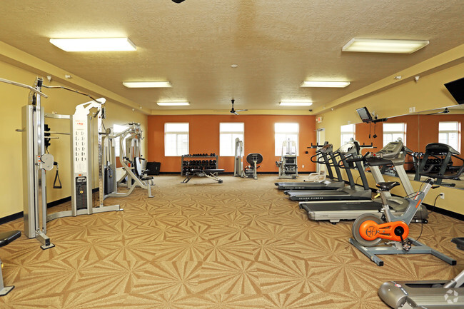 Fitness Center - Foxmoor Apartments