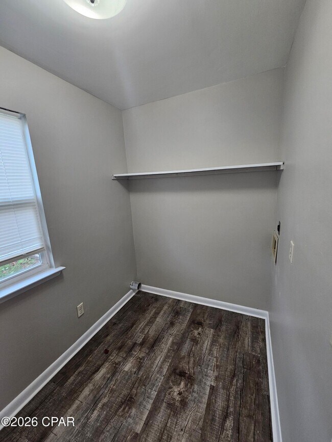 Foto del edificio - 6401 Lenawee St