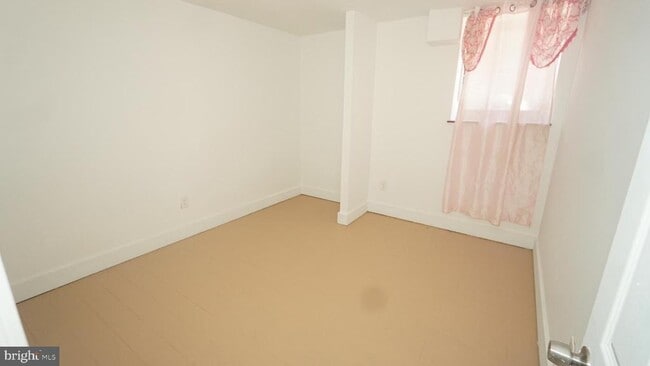 Foto del edificio - 1921 W Diamond St