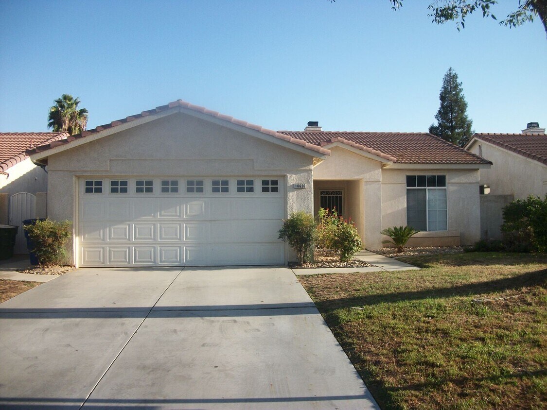 Foto principal - Coming Soon Charming 3-Bedroom Home in Tev...