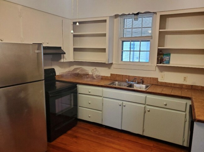 Foto del edificio - 2 Bed 1 Bath Spacious Home