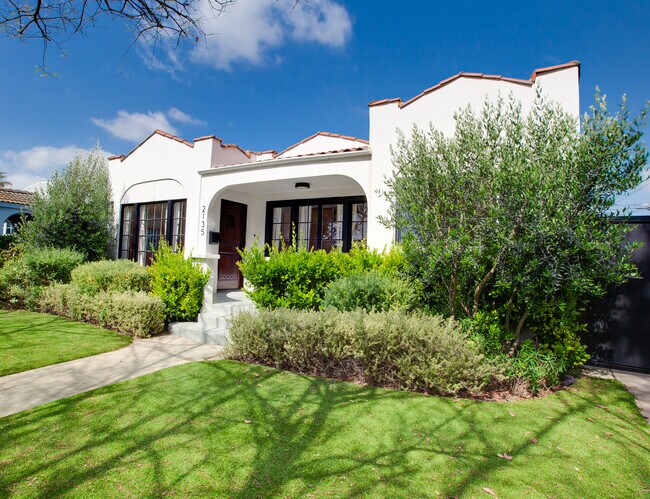 Foto del edificio - 2135 S Orange Dr