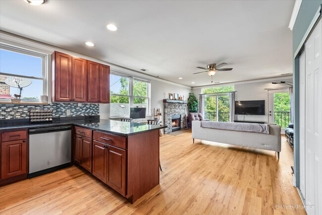 Foto del edificio - 1640 N Whipple St