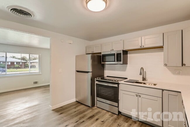 Building Photo - 3115 Xanadu St