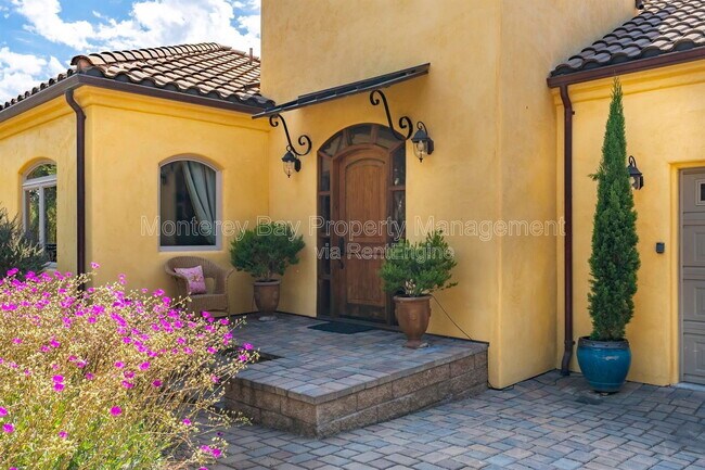 Building Photo - 287 Laureles Grade