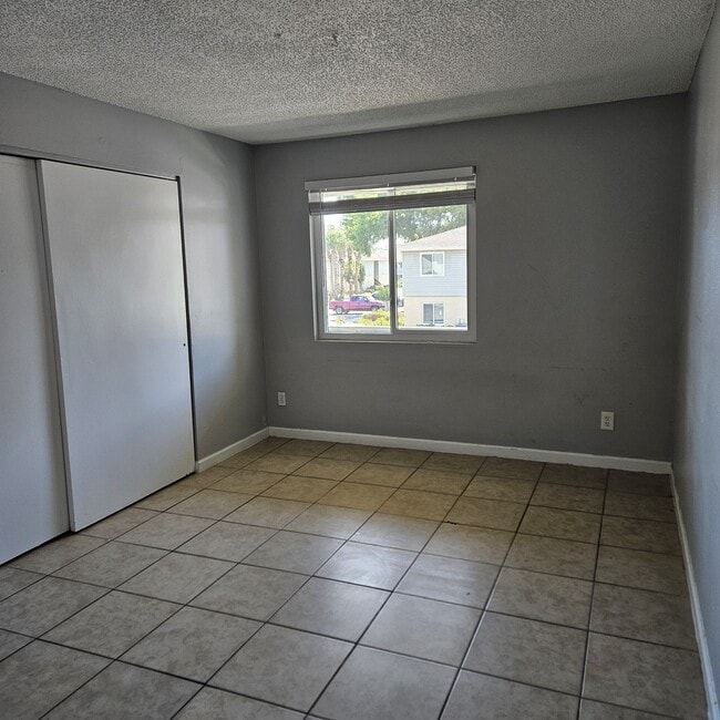 Building Photo - 205 Berry Tree Pl