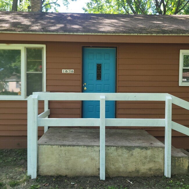 Foto del edificio - 1636 Berrien Ave
