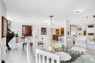 Building Photo - 475 Brickell Ave