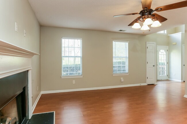 Foto del edificio - 5442 Beaver Lake Dr SW