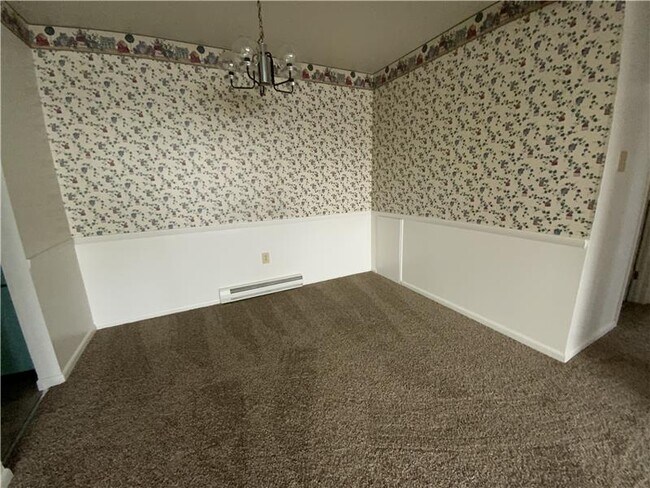 Building Photo - 407 Colonial Dr