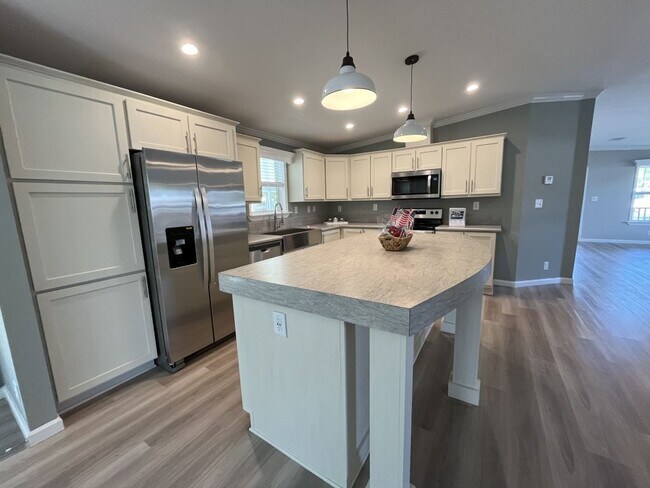 Foto del edificio - 146 Lakeview Dr