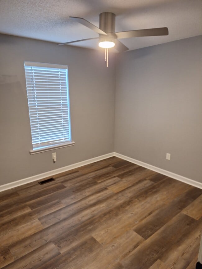 Building Photo - 325 Villa Rosa Pl