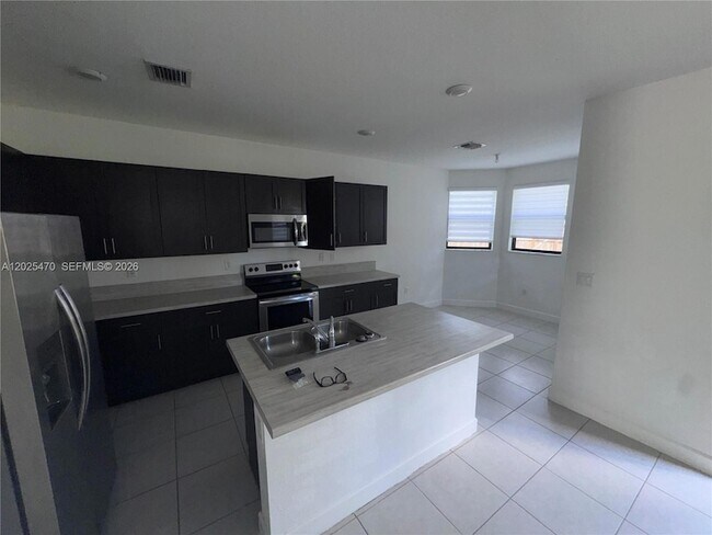 Foto del edificio - 157 NE 27th Terrace