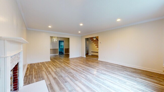 Building Photo - 62 Lewis Dr