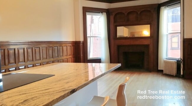 Building Photo - 849 Beacon St