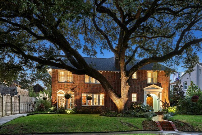 Building Photo - 2518 Riverside Dr