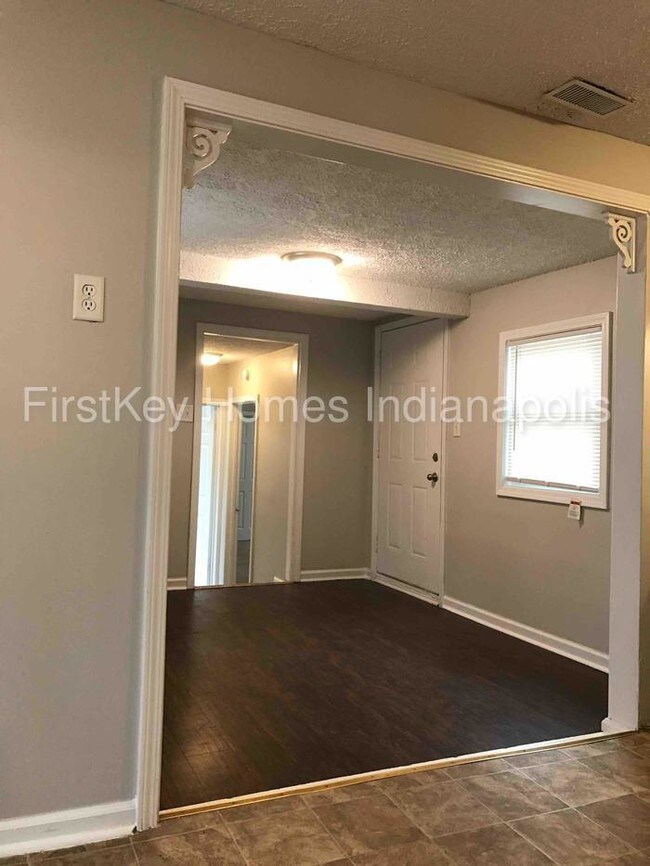 Foto del edificio - 1736 N Somerset Ave