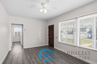 Building Photo - 2412 Chicago St