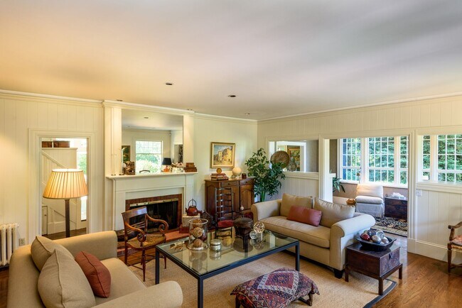 Building Photo - Vintage Craftsman Atherton Estate with Mod...