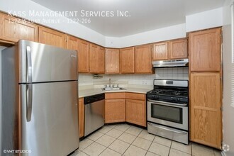 Building Photo - 1322 W Lunt Ave