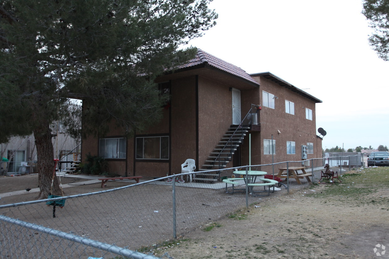 Primary Photo - Charleston Heights