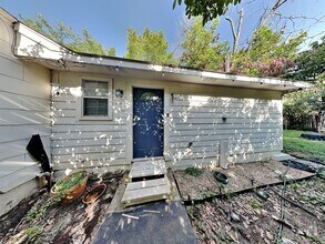 Building Photo - 3932 Locke Ave