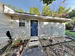 Building Photo - 3932 Locke Ave