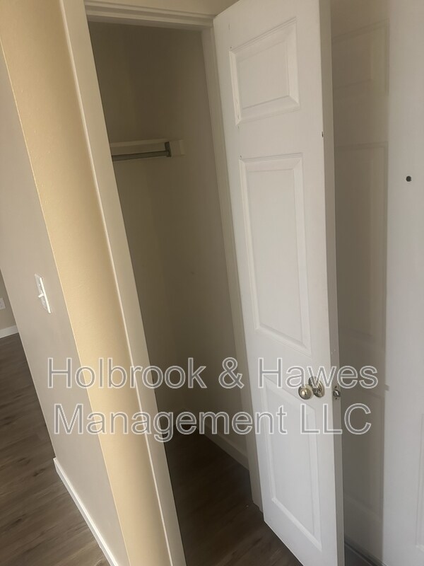 Foto del edificio - 4531 Boardwalk Dr