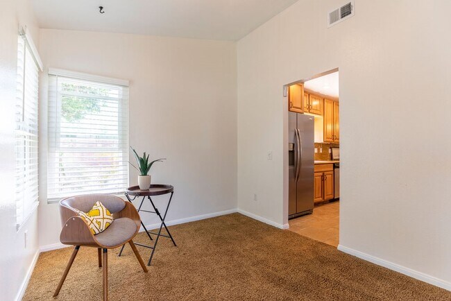 Building Photo - 2125 Madreselva Way