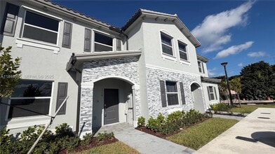 Building Photo - 1178 SE 2nd St