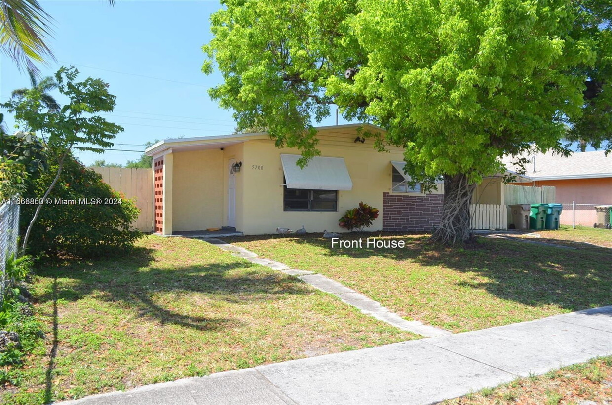 Foto principal - 5700 SW 38th St