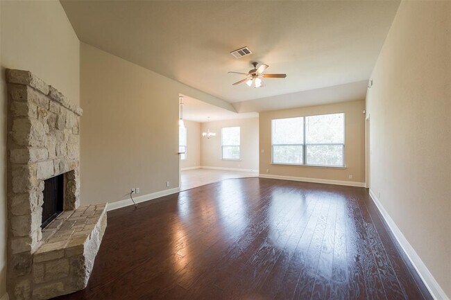 Building Photo - 2206 Red Fox Rd