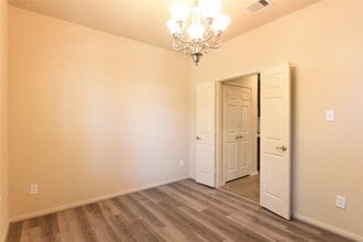 Building Photo - 118 E Lasting Spring Cir