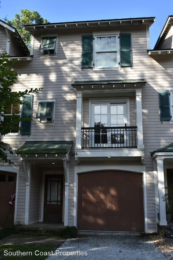 3 br, 3 bath House 219 Oyster Point Drive House Rental in Midway