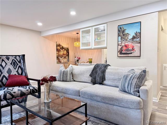 Foto del edificio - 7995 E Mississippi Ave