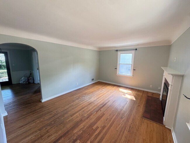 Foto del edificio - 3 Bedroom in Alger Heights!