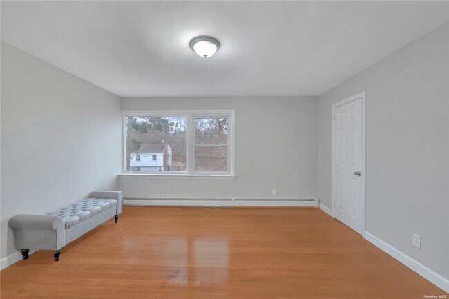 Building Photo - 10 Spruce St