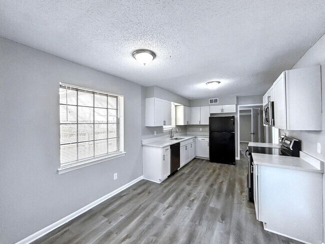 Foto del edificio - 3333 Leschallas Dr