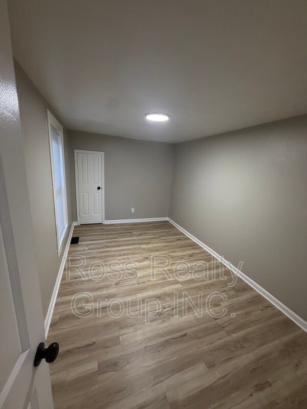 Building Photo - 442 Walbridge Ave