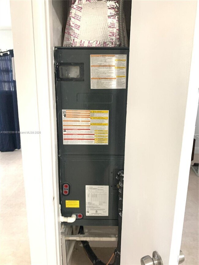 Foto del edificio - 2 bedroom in Miami FL 33150